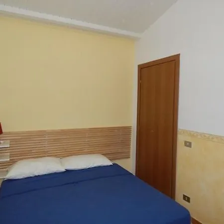 Apartment M02 - Marcelli, Trilocale Ristrutturato A 100mt Dal Mare *